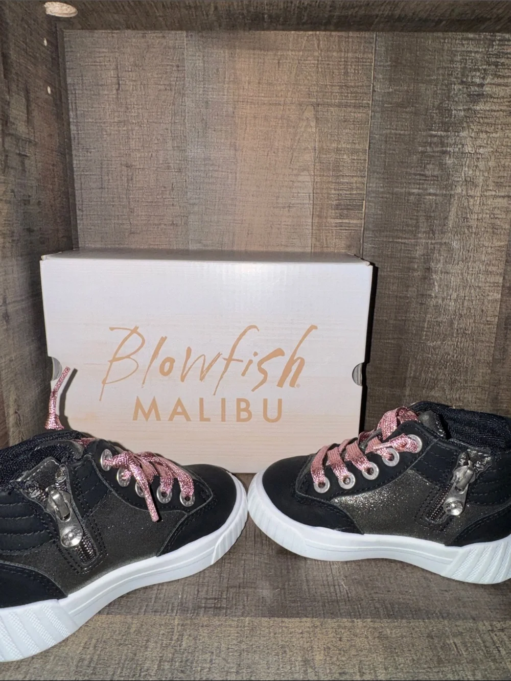 BLOWFISH MALIBU  High-Top Sneakers‎ with Pink Metallic Stars